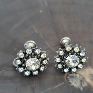 Vintage Nemo rhinstone and oxidized silver press on earrings